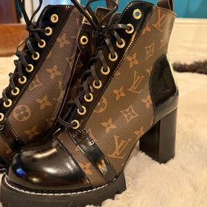LV Star Trail combat Boots